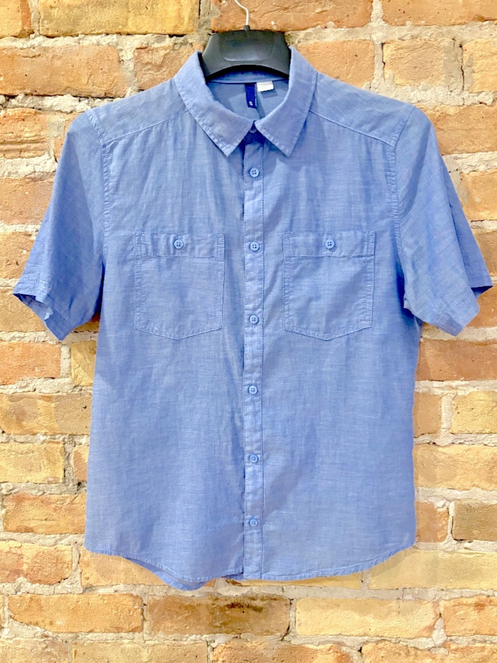 H&M 3 Shirts: Gray Polo, Black Sleeveless T-Shirt, Blue Short Sleeve Button-Up - Picture 12 of 16